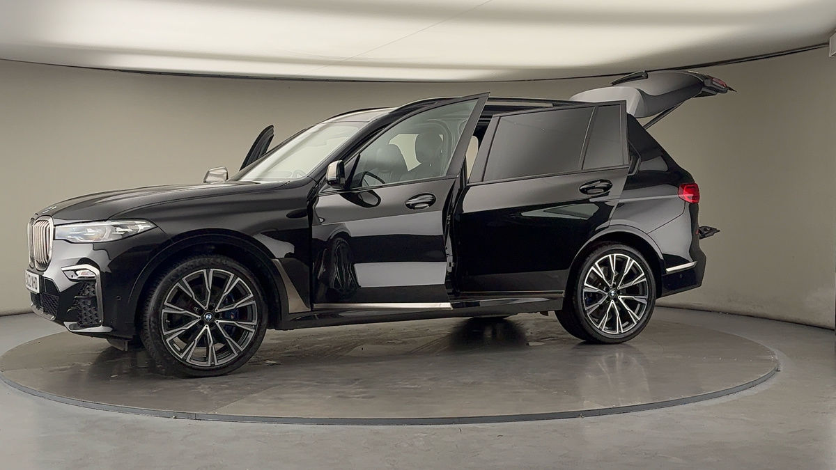 More views of BMW X7