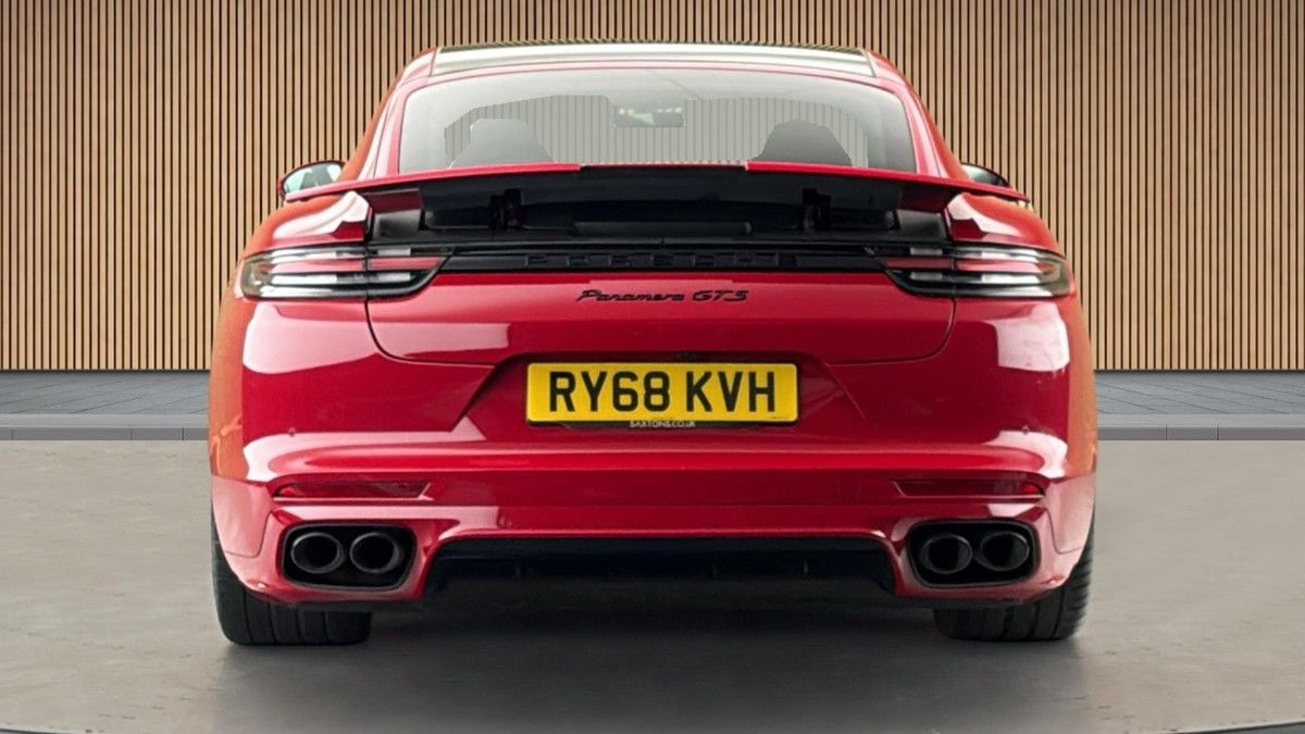 Porsche Panamera Image 4