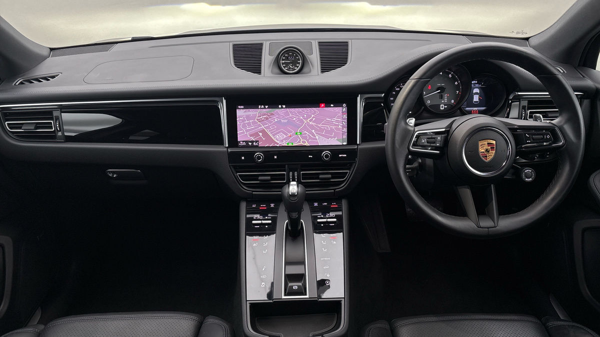 Porsche Macan Image 12