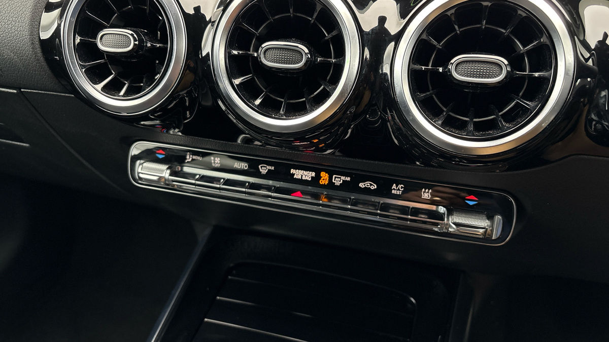 Mercedes-Benz GLA Image 6