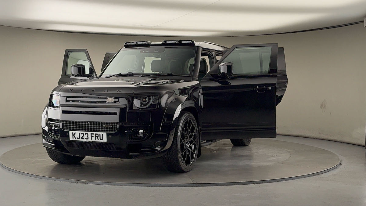 More views of Land Rover Defender 110