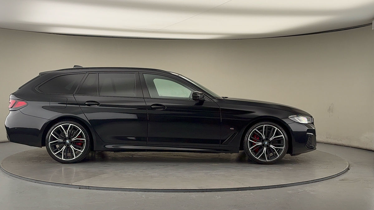 BMW 5 Series Image 16