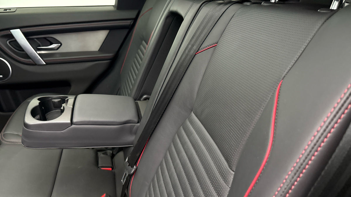 Land Rover Discovery Sport Image 9