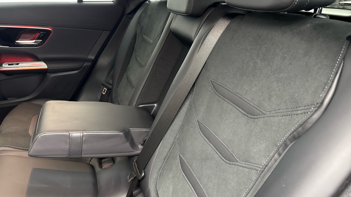 Mercedes-Benz GLC Image 9