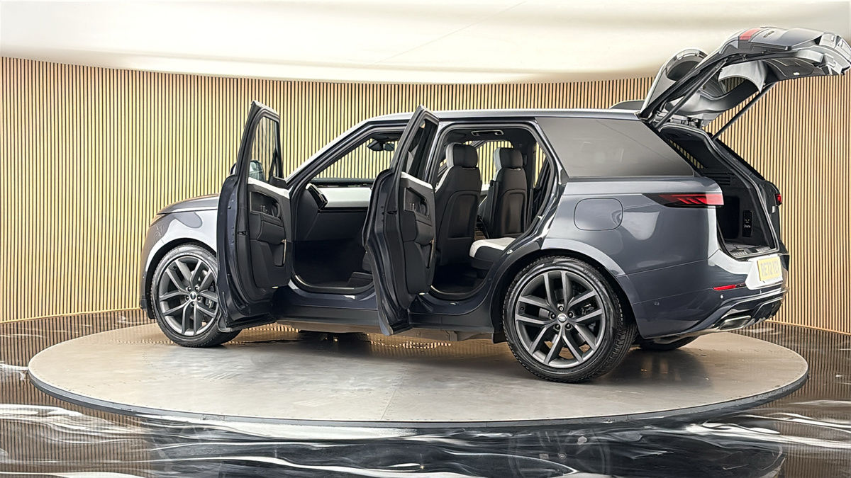 More views of Land Rover Range Rover Sport