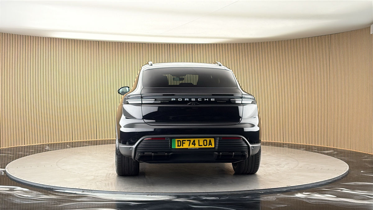 More views of Porsche Macan