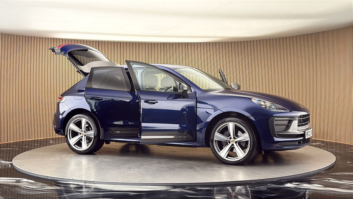 More views of Porsche Macan