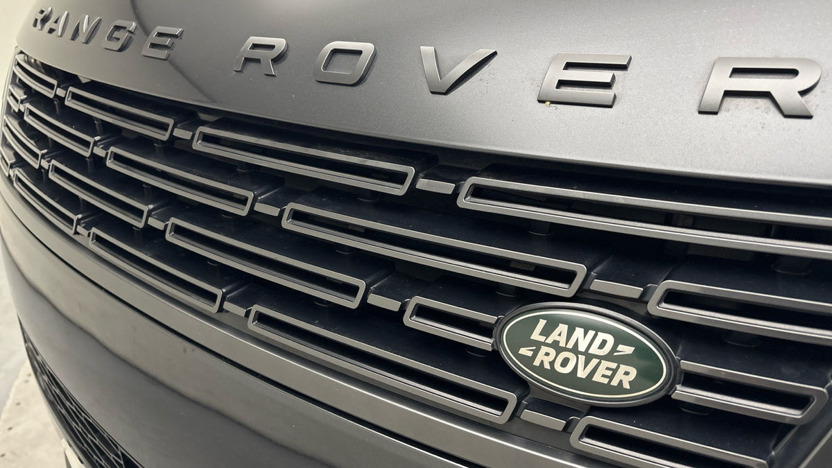 Land Rover Range Rover Sport Image 24