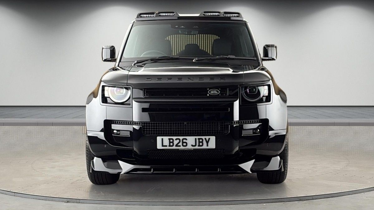 Land Rover Defender 110 Image 3
