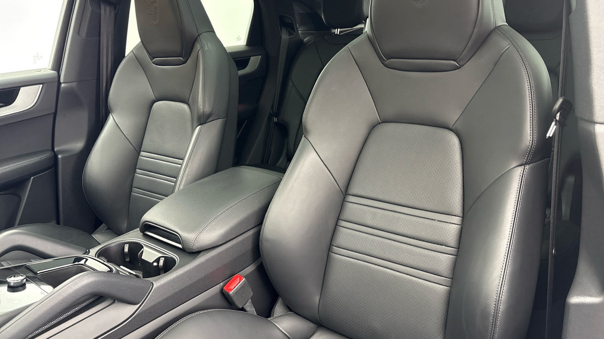 Porsche Cayenne Image 7