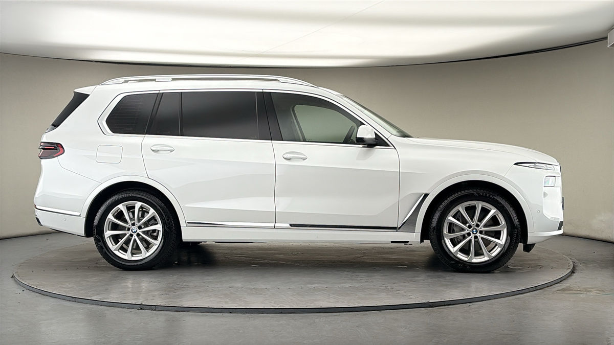 More views of BMW X7