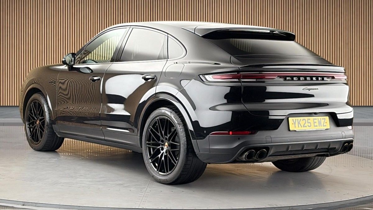 Porsche Cayenne Image 2
