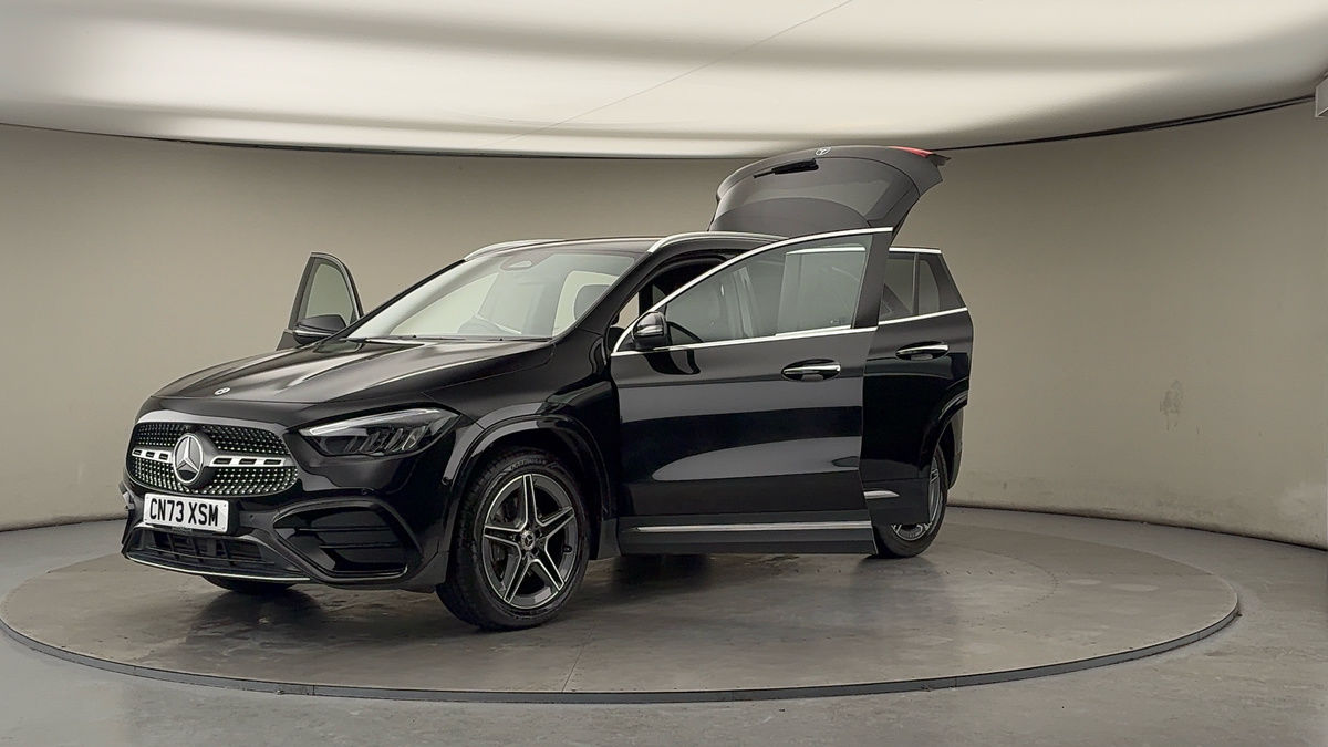 More views of Mercedes-Benz GLA