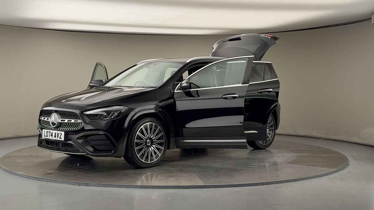 Mercedes-Benz GLA Image 22