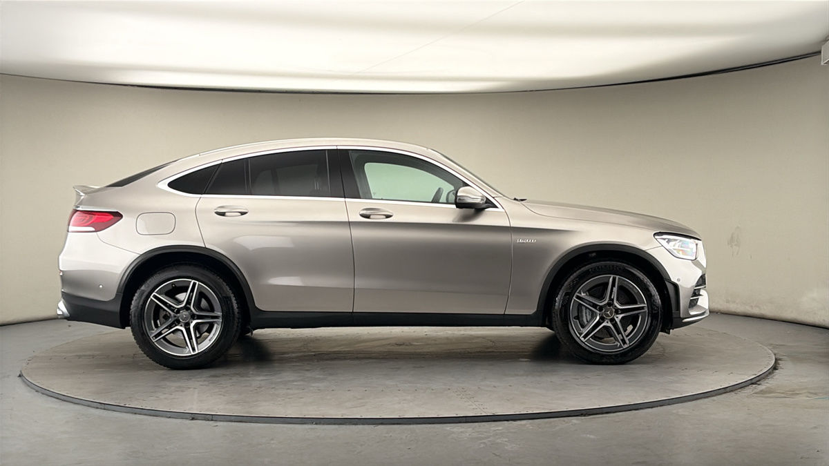 Mercedes-Benz GLC Image 16