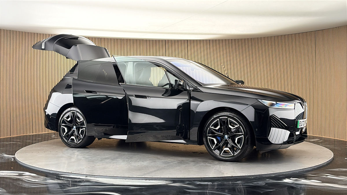 More views of BMW iX