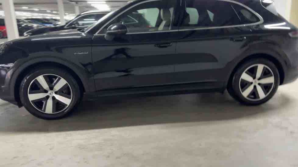 More views of Porsche Cayenne