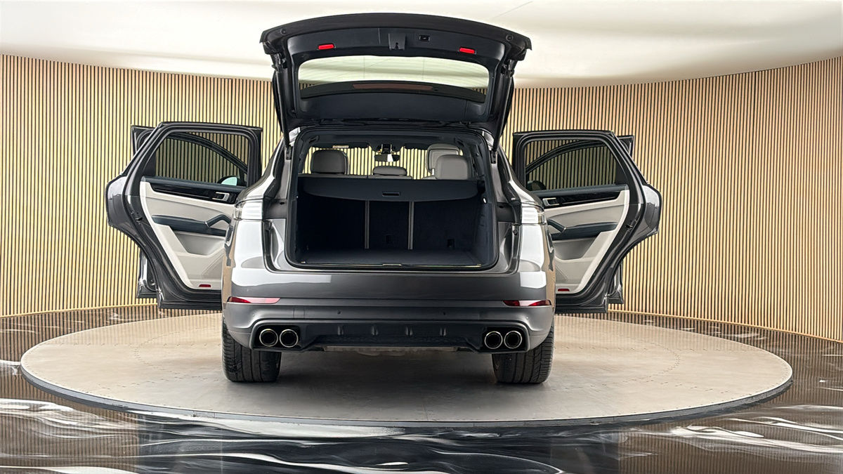 More views of Porsche Cayenne