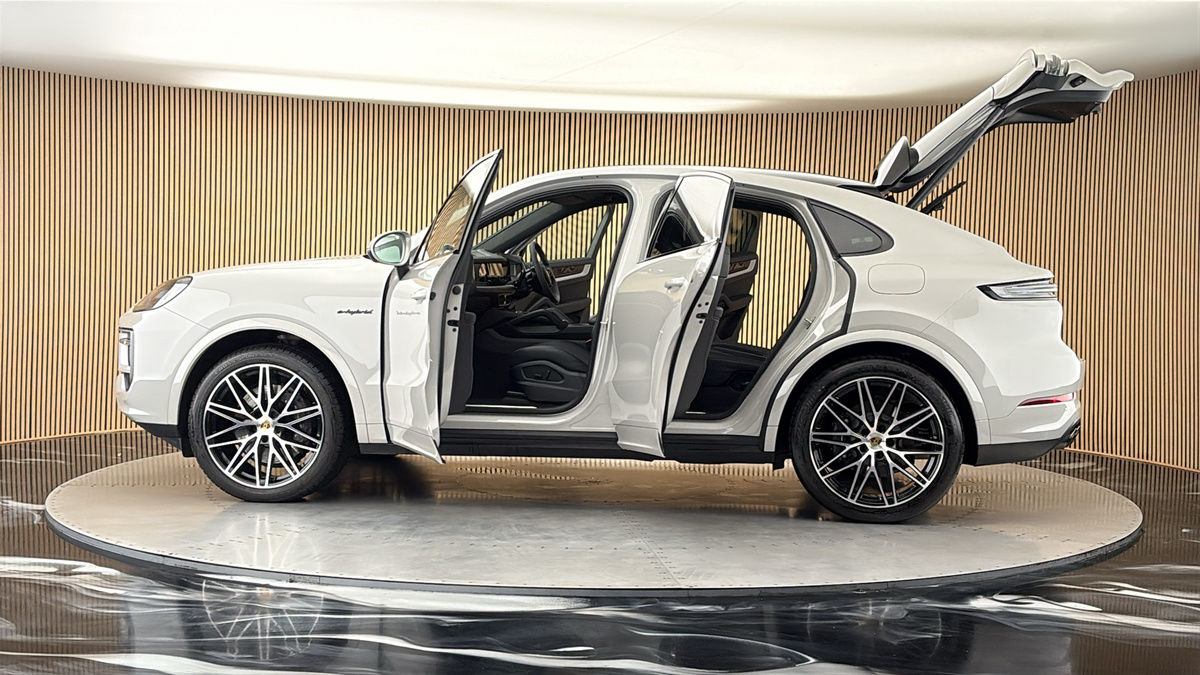 More views of Porsche Cayenne