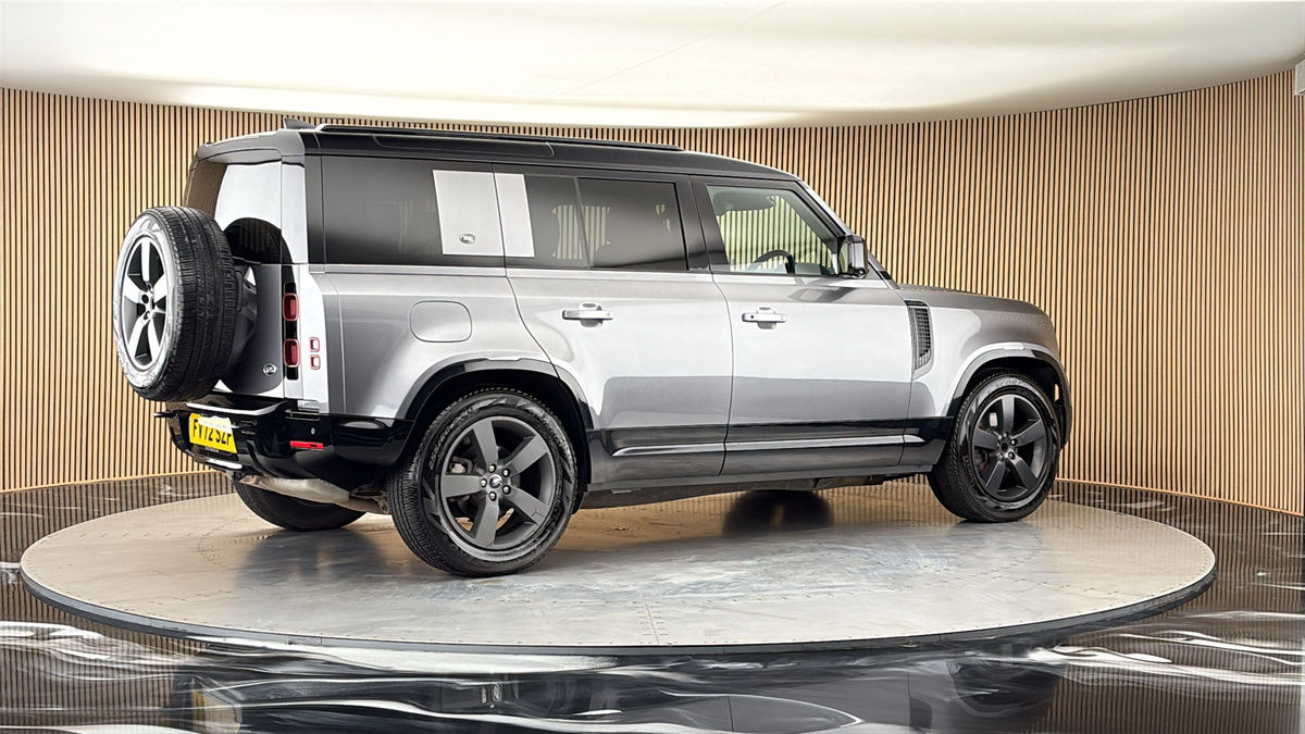 More views of Land Rover Defender 110