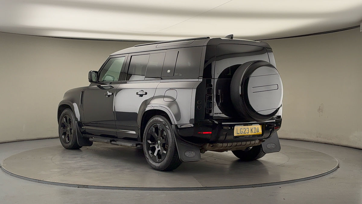 Land Rover Defender 110 Image 2