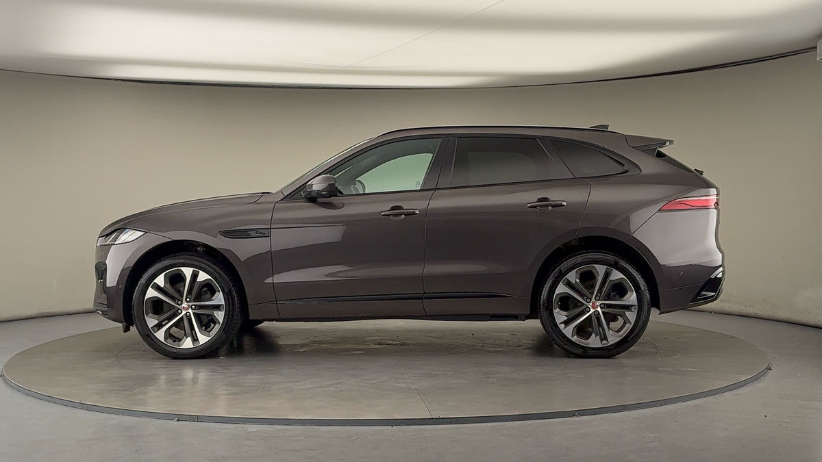 Jaguar F-PACE Image 15