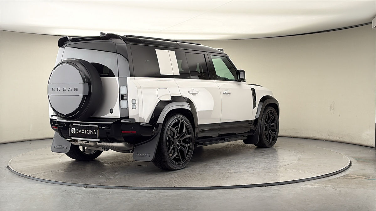 More views of Land Rover Defender 110