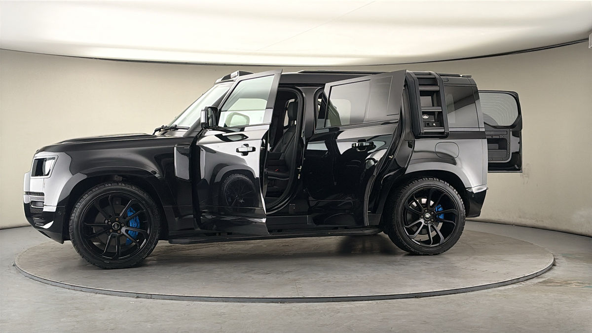 More views of Land Rover Defender 110