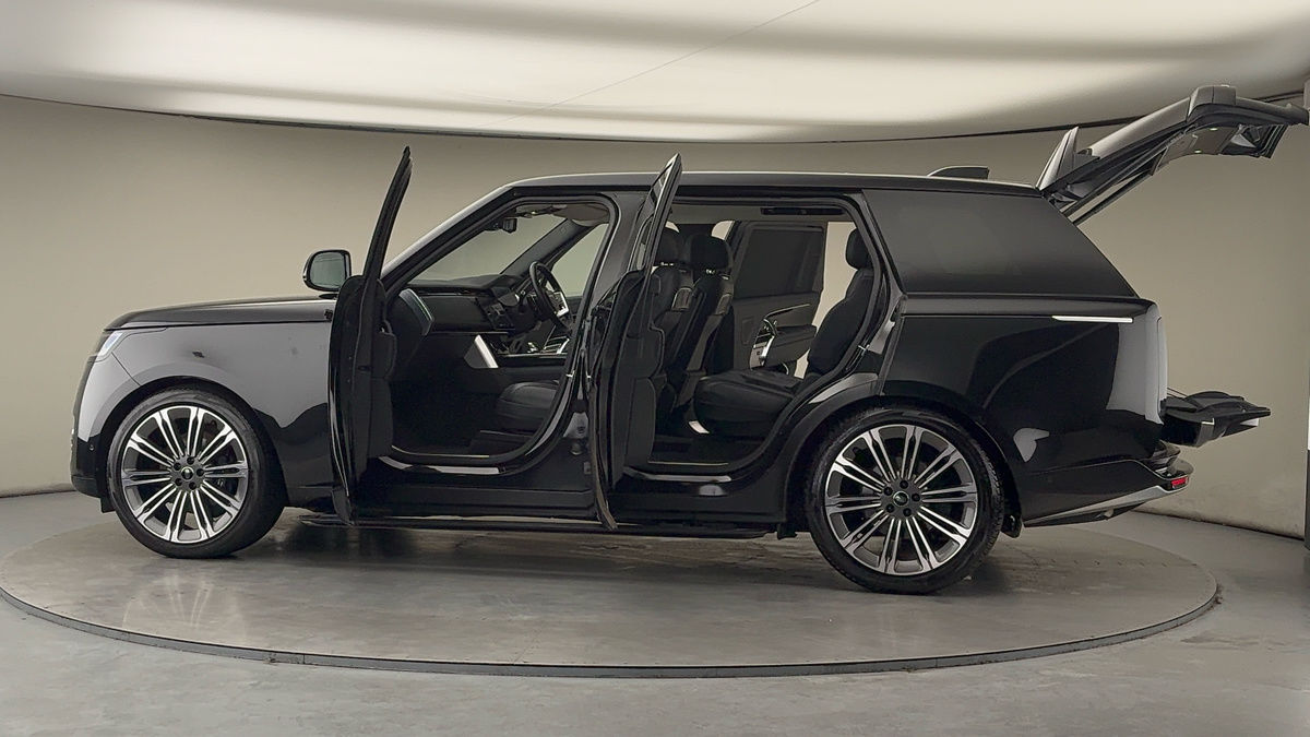 More views of Land Rover Range Rover