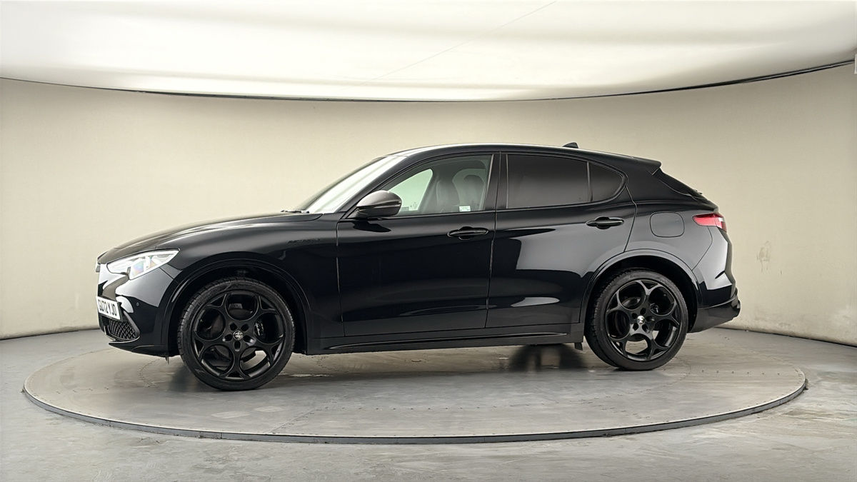 More views of Alfa Romeo Stelvio