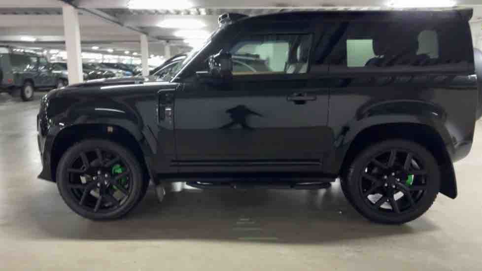 More views of Land Rover Defender 90