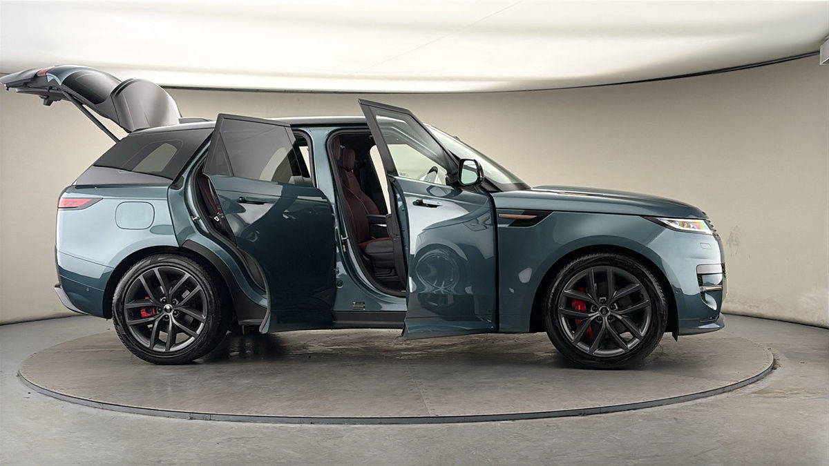 More views of Land Rover Range Rover Sport