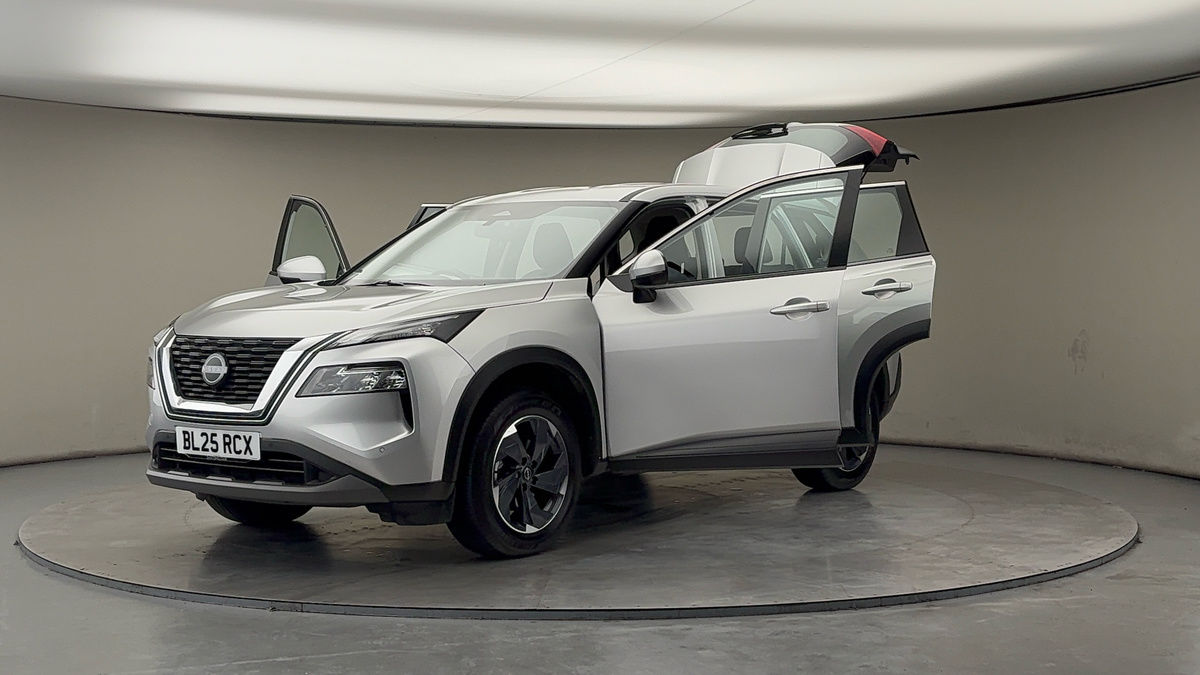 More views of Nissan X-Trail