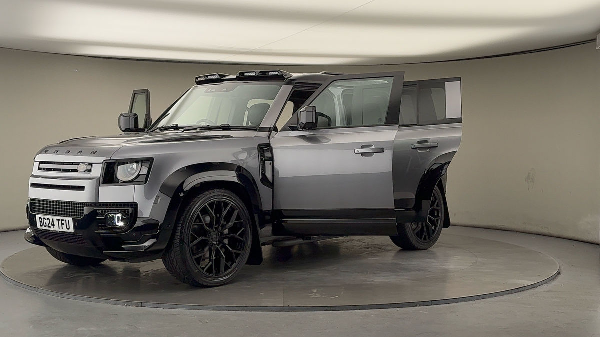 More views of Land Rover Defender 110