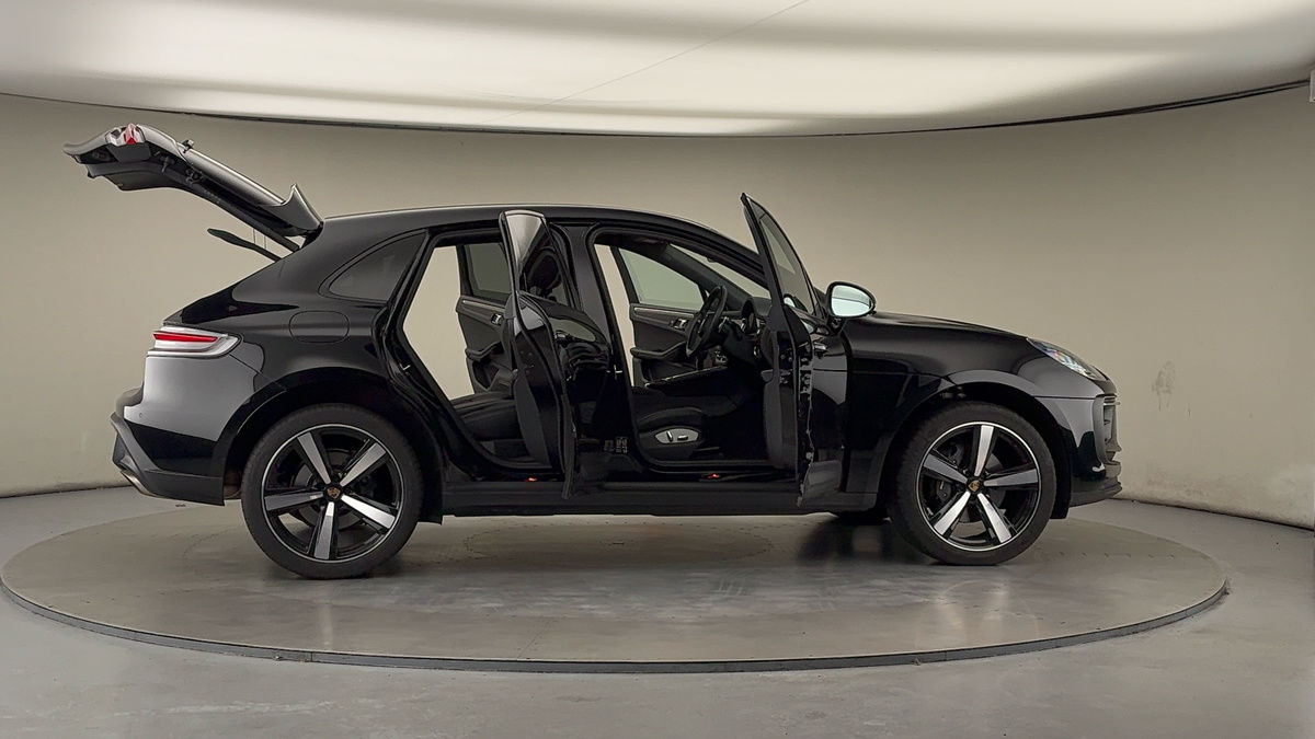 More views of Porsche Macan