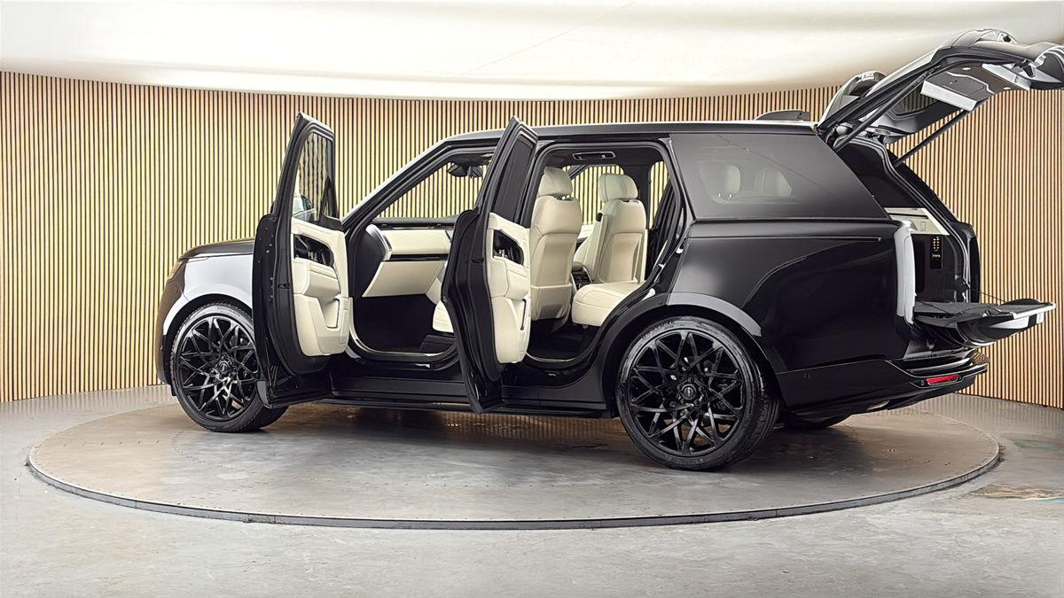 More views of Land Rover Range Rover
