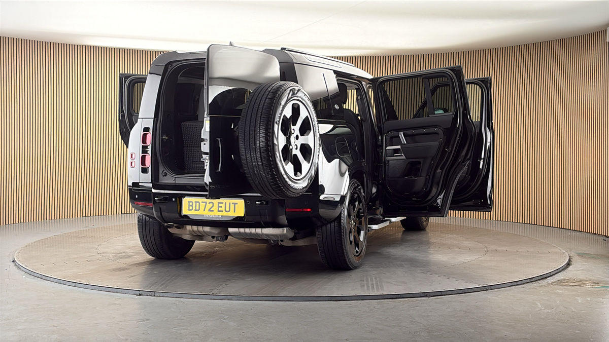 More views of Land Rover Defender 110
