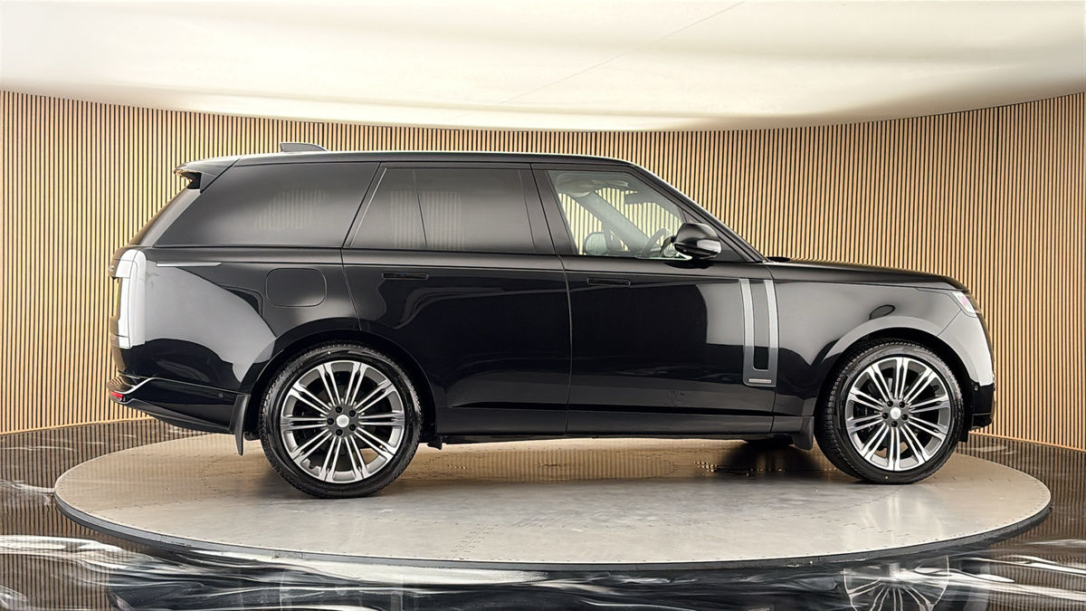 More views of Land Rover Range Rover
