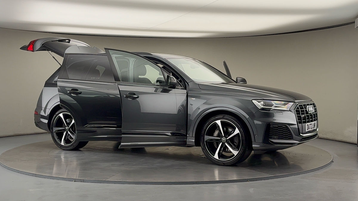 More views of Audi Q7