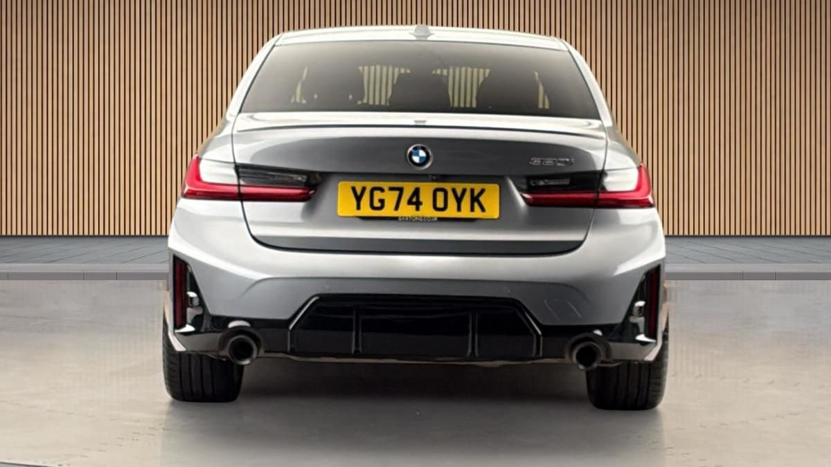 BMW 3 Series Image 4