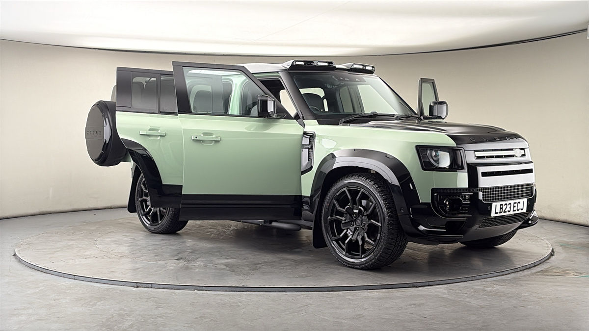 More views of Land Rover Defender 110