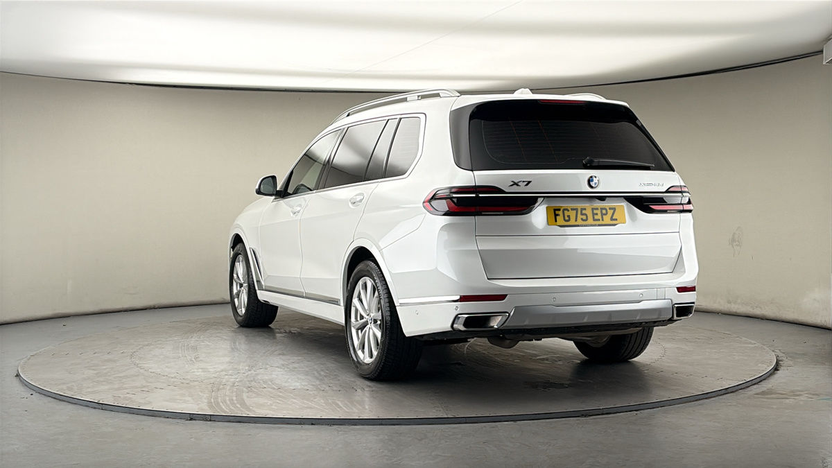 More views of BMW X7
