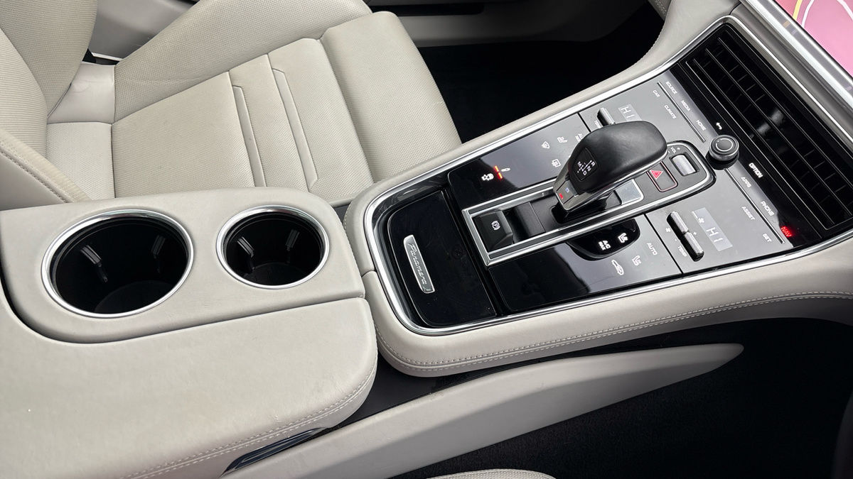 Porsche Panamera Image 18