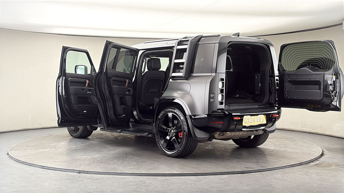More views of Land Rover Defender 110