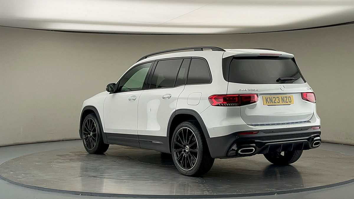 Mercedes-Benz GLB Image 2