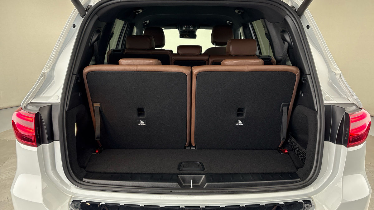 Mercedes-Benz GLB Image 11