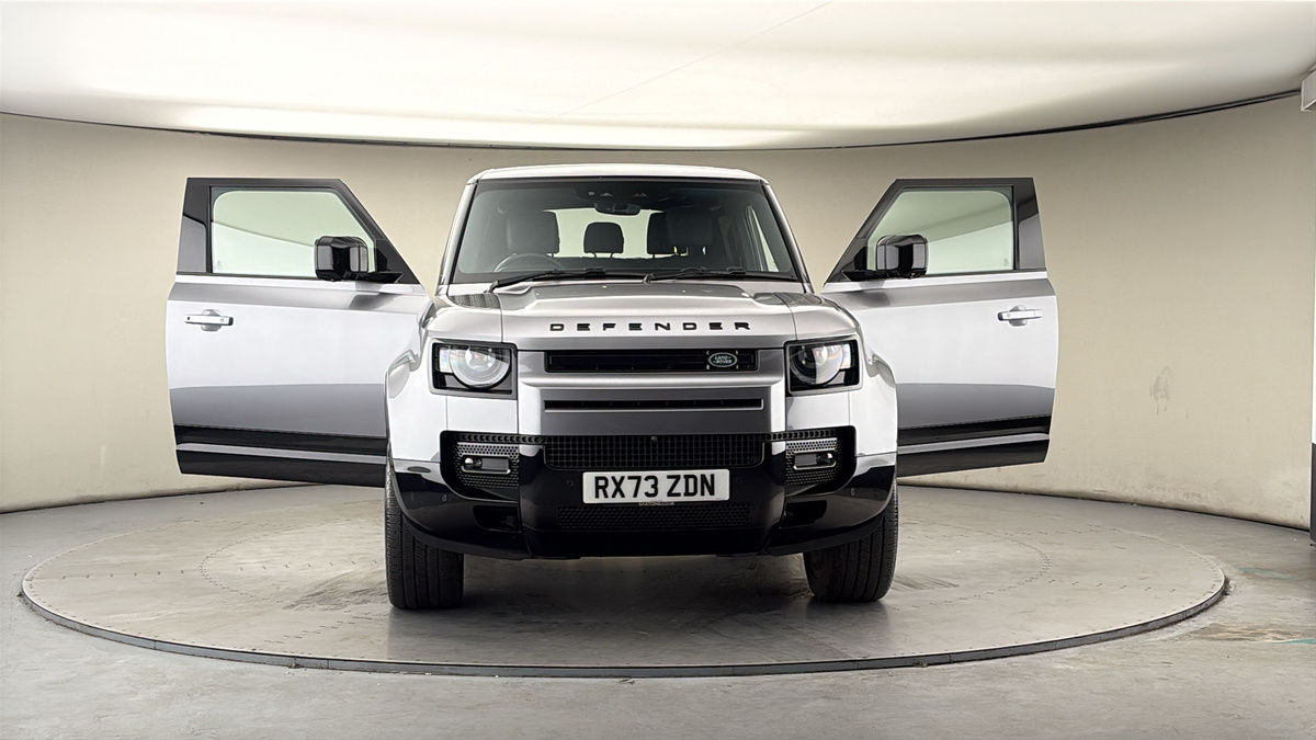 More views of Land Rover Defender 90