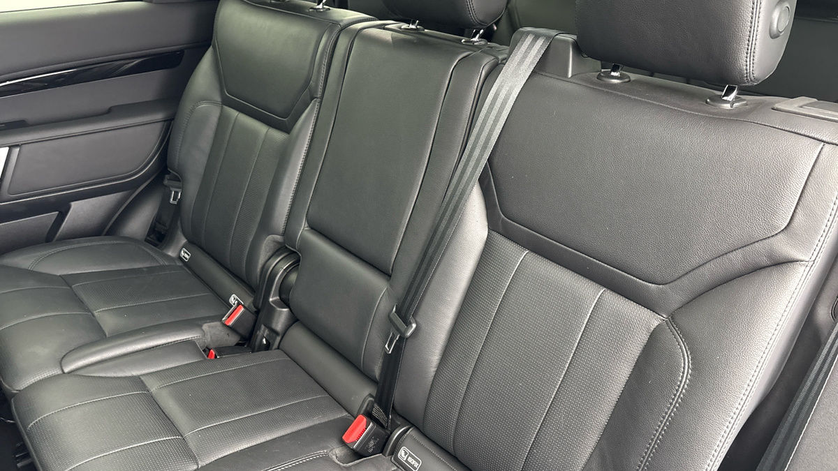 Land Rover Discovery Image 8