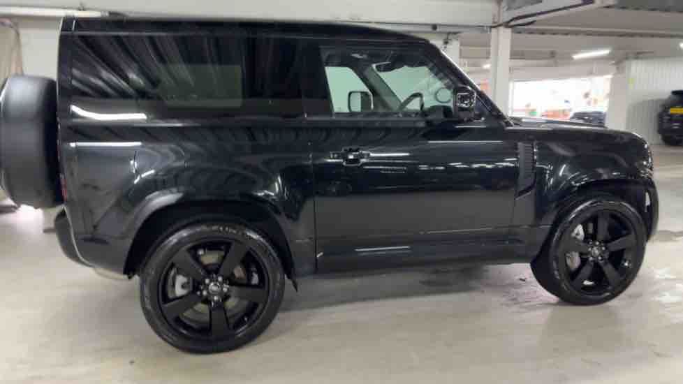 More views of Land Rover Defender 90