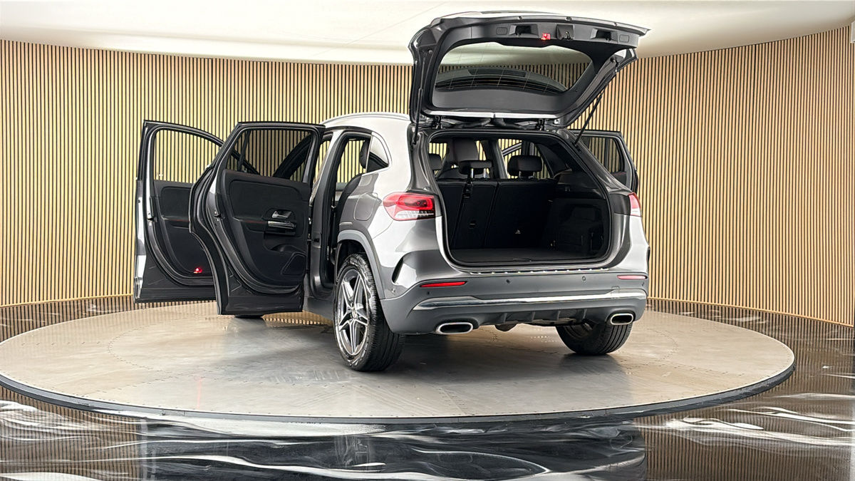 More views of Mercedes-Benz GLA